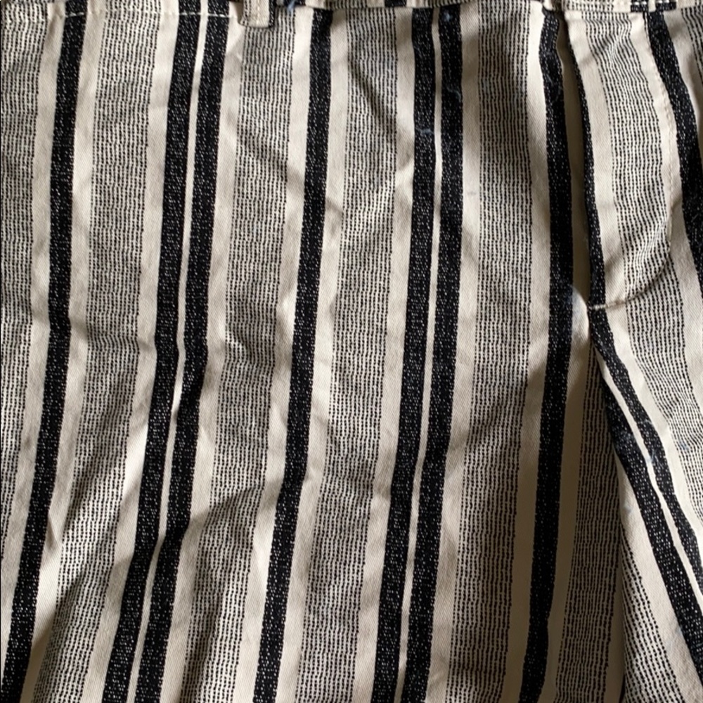 🌺Striped Shorts - Picture 2 of 5